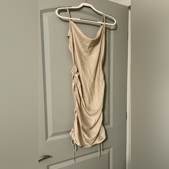 By Together Women’s Chic Beige Midi Dress Size S - Picture 3 of 5